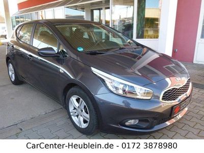 Second-hand Kia Ceed Attract 99 CP (72 kW) 2013 Gri Hatchback