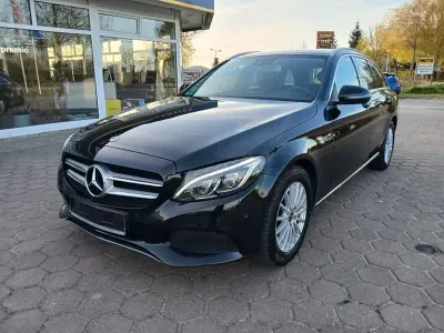 Gebraucht Mercedes C180 156 PS (114 kW) 2018 Schwarz Kombi