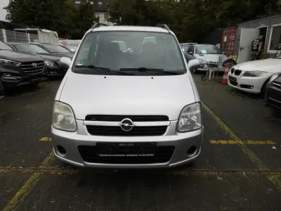 Używany Opel Agila 60 KM (44 kW) 2006 Srebrny Sedan/Limuzyna