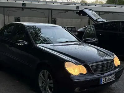 Second-hand Mercedes C200 Classic 116 CP (85 kW) 2002 Berlinǎ