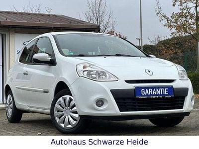 Weiß Gebraucht 2014 Renault Clio III Collection Kleinwagen | 6.450 € (Teuer)
