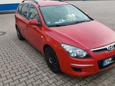 Gebraucht Hyundai i30 Classic 109 PS (80 kW) 2010 Rot Kombi