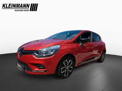 Gebraucht Renault Clio LIMITED 90 PS (66 kW) 2018 Dezir rot metallic (metallic) Kleinwagen