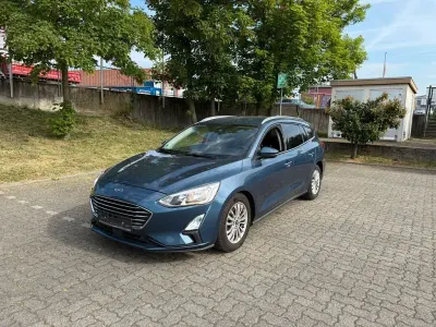 Używany Ford Focus Titanium 150 KM (110 kW) 2018 Niebieski Sedan/Limuzyna