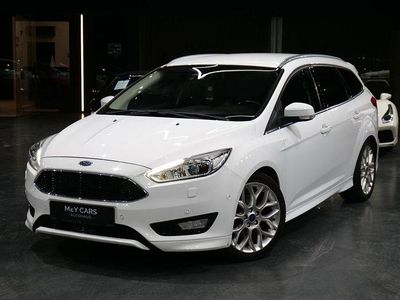 Weiß Gebraucht 2015 Ford Focus ST-Line Limousine | 7.980 € (Guter Preis)