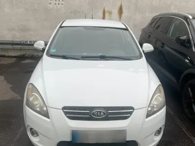 Gebraucht Kia Ceed 110 PS (80 kW) 2008 Weiß Kleinwagen