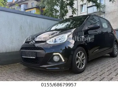 Gebraucht Hyundai i10 Edition 87 PS (63 kW) 2015 Schwarz Kleinwagen