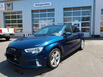 Gebraucht Audi A3 Sport 150 PS (110 kW) 2018 Blau Limousine