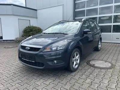 Gebraucht Ford Focus Style 101 PS (74 kW) 2010 Grau Limousine