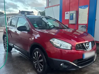 Gebraucht Nissan Qashqai 141 PS (103 kW) 2013 Rot SUV