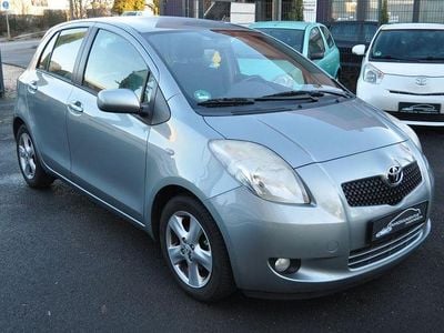 Silber Gebraucht 2007 Toyota Yaris Executive Limousine | 4.250 € (Fairer Preis)