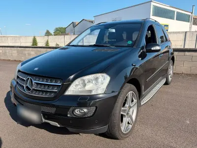 Gebraucht Mercedes ML500 AMG 306 PS (225 kW) 2006 Schwarz SUV