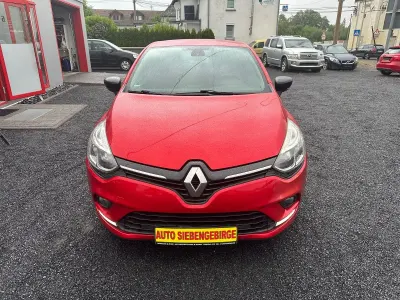 Gebraucht Renault Clio IV LIMITED 90 PS (66 kW) 2017 Rot Limousine