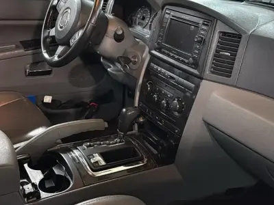Käytetty Jeep Grand Cherokee Limited 327 HP (240 kW) 2007 Musta Katumaasturi