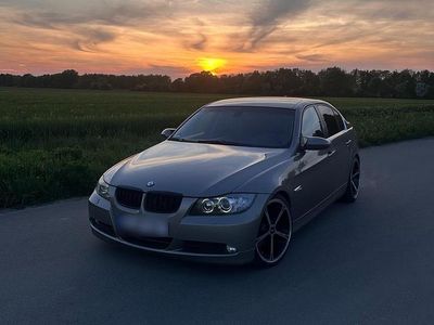 Gebraucht BMW 325 218 PS (160 kW) 2008 Braun Limousine