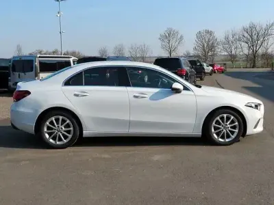 Gebraucht Mercedes A180 Progressive 136 PS (100 kW) 2019 Silber Limousine