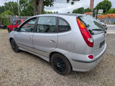 Gebraucht Nissan Almera Tino 114 PS (83 kW) 2002 Grau Van / Kleinbus