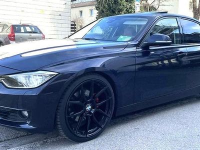 Usata BMW 330 Luxury Line 258 CV (189 kW) 2014 Blu Berlina