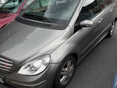 Mercedes B180