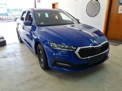 Gebraucht Skoda Octavia Clever 110 PS (80 kW) 2022 Blau Kombi