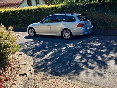 Gebraucht BMW 320 177 PS (130 kW) 2008 Silber Kombi