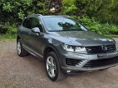 Gebraucht VW Touareg Exclusive 262 PS (192 kW) 2015 Grau SUV