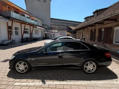 Używany Mercedes E300 AMG line 231 KM (169 kW) 2011 Czarny Sedan/Limuzyna