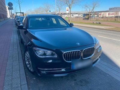 Gebraucht BMW 740 313 PS (230 kW) 2014 Schwarz Limousine