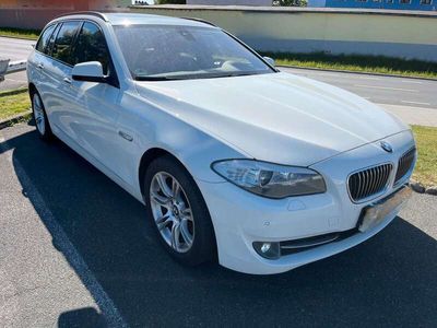 Alpinweiss iii Gebraucht 2012 BMW 520 Performance Kombi | 13.490 € (Teuer)