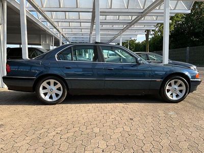 BMW 728