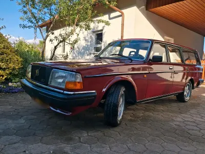 Gebraucht Volvo 240 136 PS (100 kW) 1984 Rot Kombi