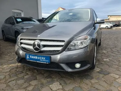 Gebraucht Mercedes B180 122 PS (89 kW) 2014 Grau Kleinwagen