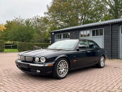 Jaguar XJR