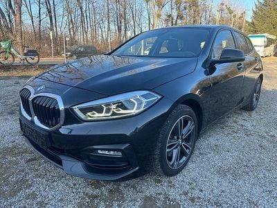 Schwarz Gebraucht 2020 BMW 118 Sport Line Kleinwagen | 12.000 € (Etwas zu teuer)