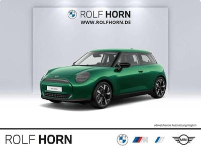 Gebraucht Mini Cooper Favoured 135 kW (184 PS) 2024 British racing green metallic Kleinwagen