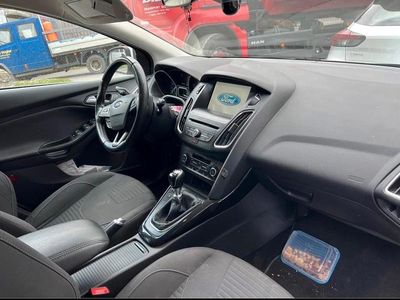 Gebraucht Ford Focus 125 PS (91 kW) 2016 Weiß Kombi