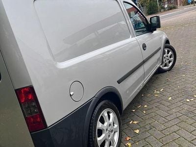 Gebraucht Opel Combo 94 PS (69 kW) 2008 Silber Van / Kleinbus