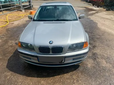 Gebraucht BMW 323 170 PS (125 kW) 1999 Silber Limousine