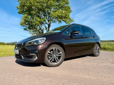 Gebraucht BMW 218 Active Tourer Sport Line 140 PS (102 kW) 2019 Braun Van / Kleinbus