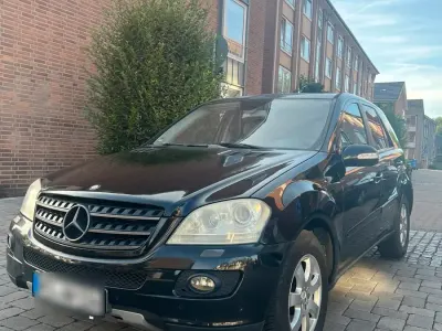 Gebraucht Mercedes ML320 224 PS (164 kW) 2005 Schwarz SUV