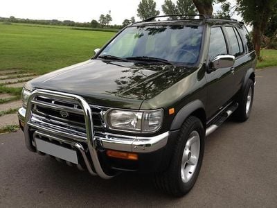 Grün Gebraucht 1999 Nissan Pathfinder SUV | 9.990 €