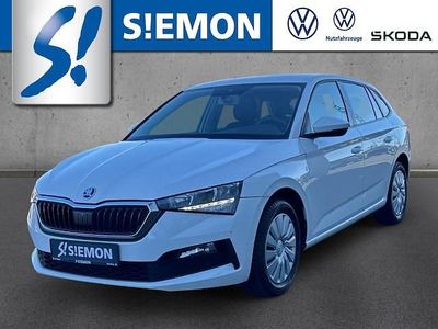 Gebraucht Skoda Scala Cool Plus 95 PS (69 kW) 2022 Weiss Kleinwagen