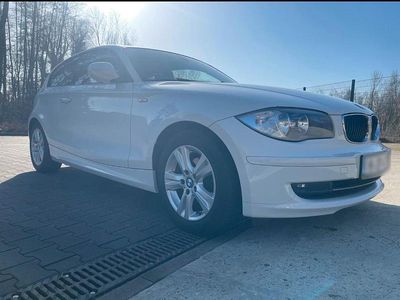 Gebraucht BMW 116 122 PS (89 kW) 2010 Weiß Kleinwagen