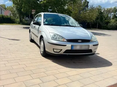 Gebraucht Ford Focus 101 PS (74 kW) 2004 Silber Limousine
