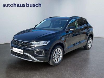 Neu VW T-Roc Life 150 PS (110 kW) 2026 Blau SUV