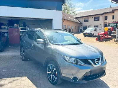 Gebraucht Nissan Qashqai 131 PS (96 kW) 2017 Grau SUV