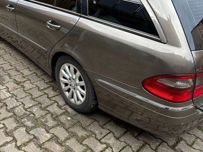 Mercedes E280