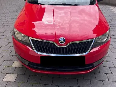 Käytetty Skoda Rapid Ambition 105 HP (77 kW) 2014 Punainen Viistoperä