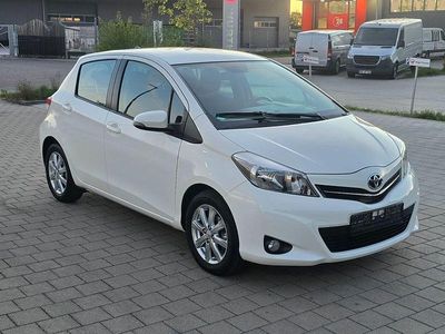 Second-hand Toyota Yaris Cool 69 CP (50 kW) 2012 Alb Hatchback