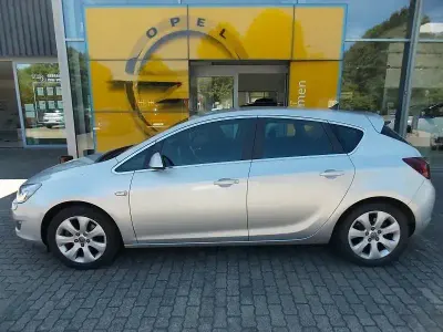 Gebraucht Opel Astra Innovation 180 PS (132 kW) 2011 Argon silber Limousine